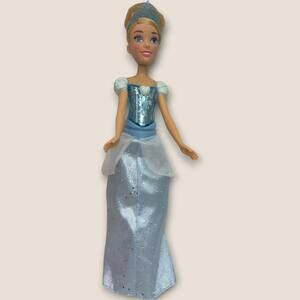 Disney Princess Royal Shimmer Cinderella Doll, Fashion Doll with Skirt